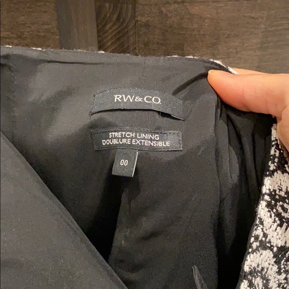 RW and Co stretch lining skirt - Picture 3 of 3